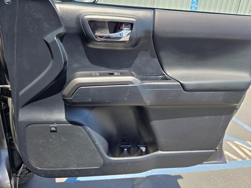 Used 2019 Toyota Tacoma TRD Off Road Double Cab 6' Bed V6 AT (Natl)