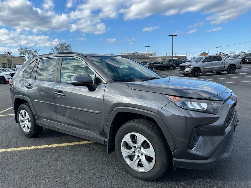 2021 Toyota RAV4 LEImage 1