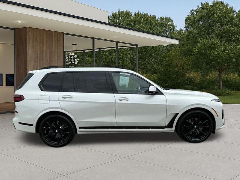 Used 2026 BMW X7 xDrive40iImage 7
