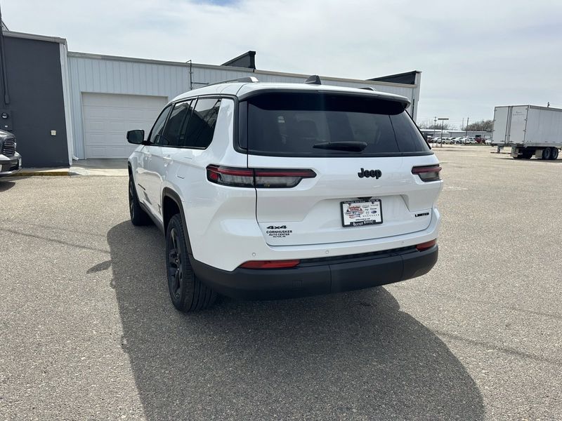 2024 Jeep Grand Cherokee L Limited 4x4Image 6