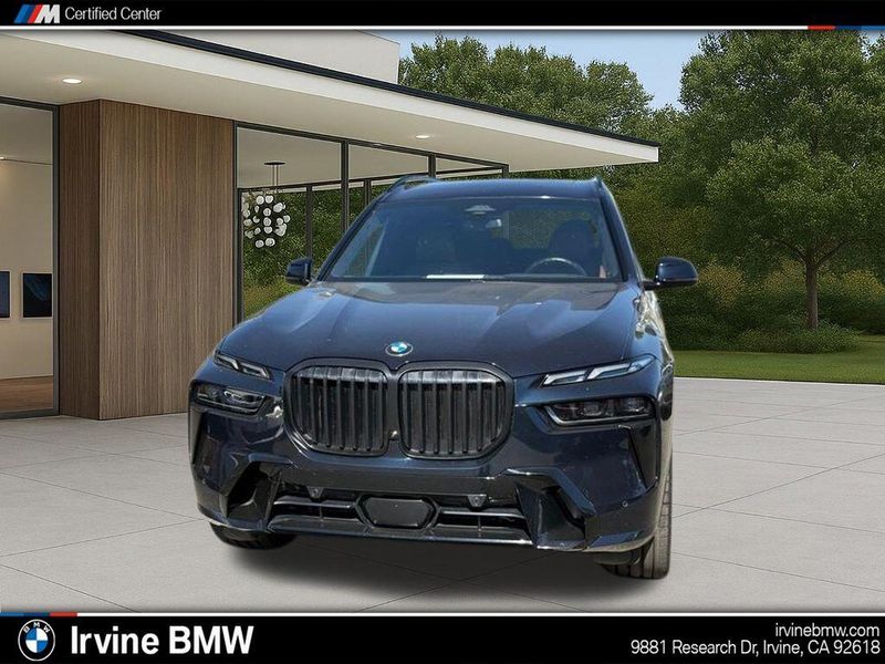 Used 2023 BMW X7 xDrive40iImage 3
