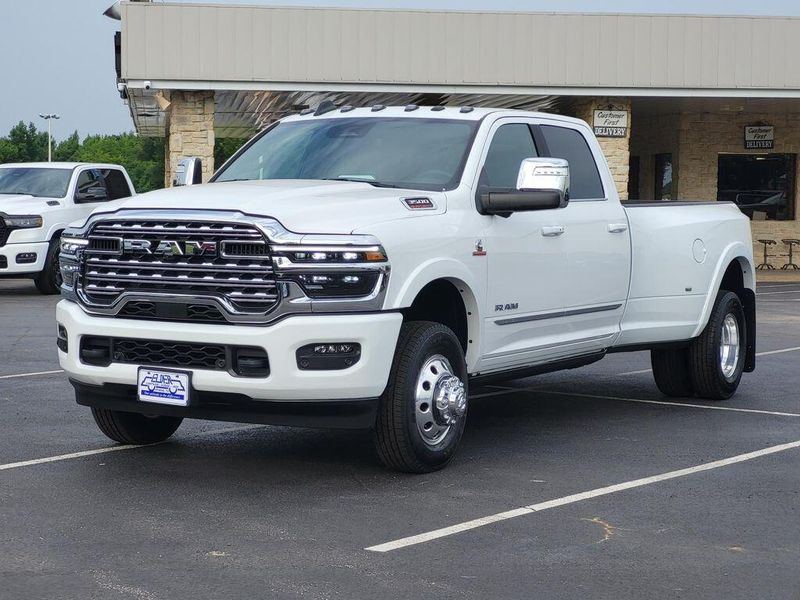 2025 RAM 3500 Limited Crew Cab 4x4 8