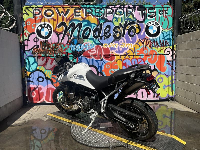 2023 Triumph TIGER 900 RALLY PRO in a PURE WHITE exterior color. BMW Motorcycles of Modesto 209-524-2955 bmwmotorcyclesofmodesto.com 