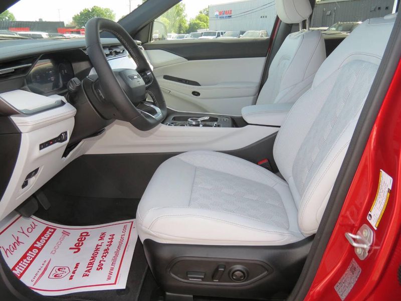 New 2026 Jeep Cherokee Overland 4x4Image 7