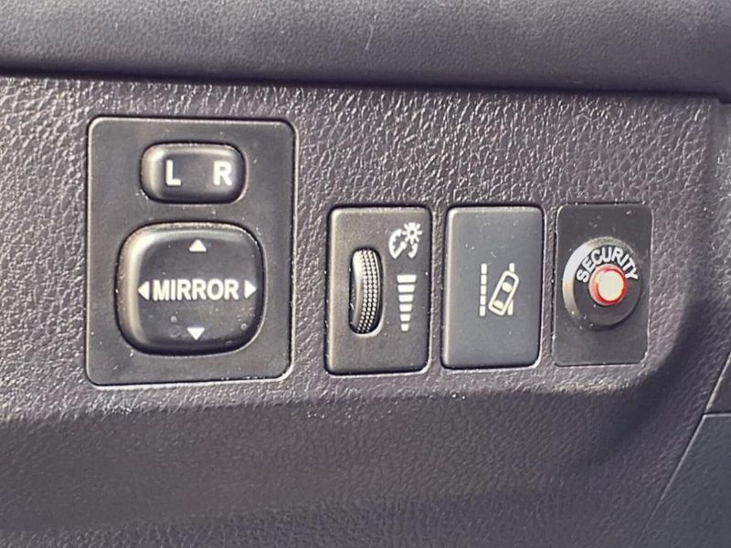 2018 Toyota RAV4 LE photo 18