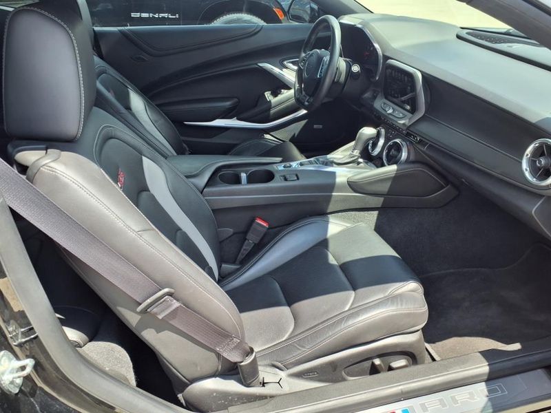 Used 2016 Chevrolet Camaro SSImage 19