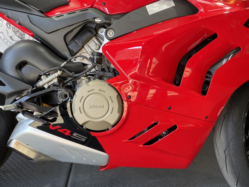 2024 Ducati PANIGALE V4S