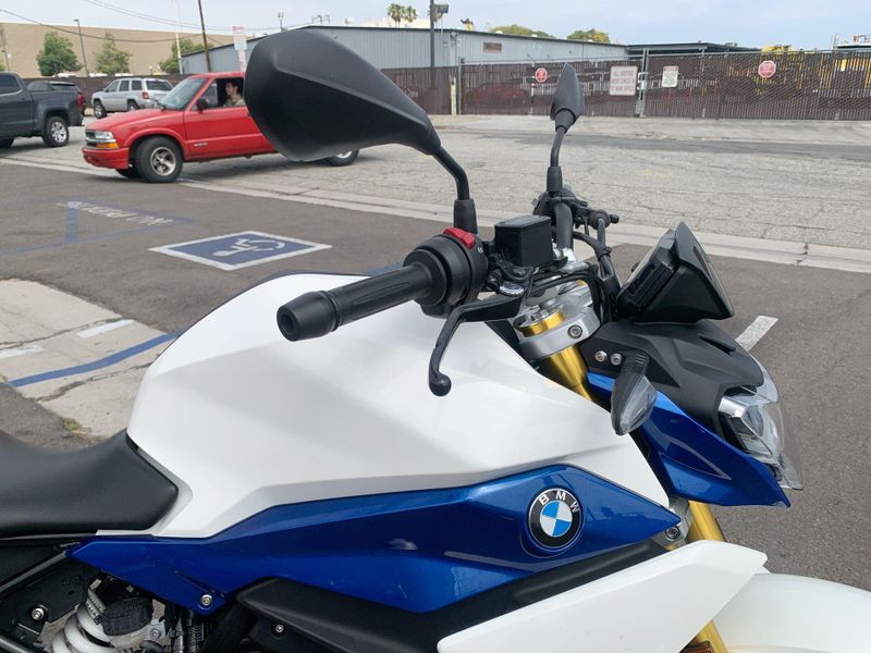 2021 BMW G 310 R Image 16