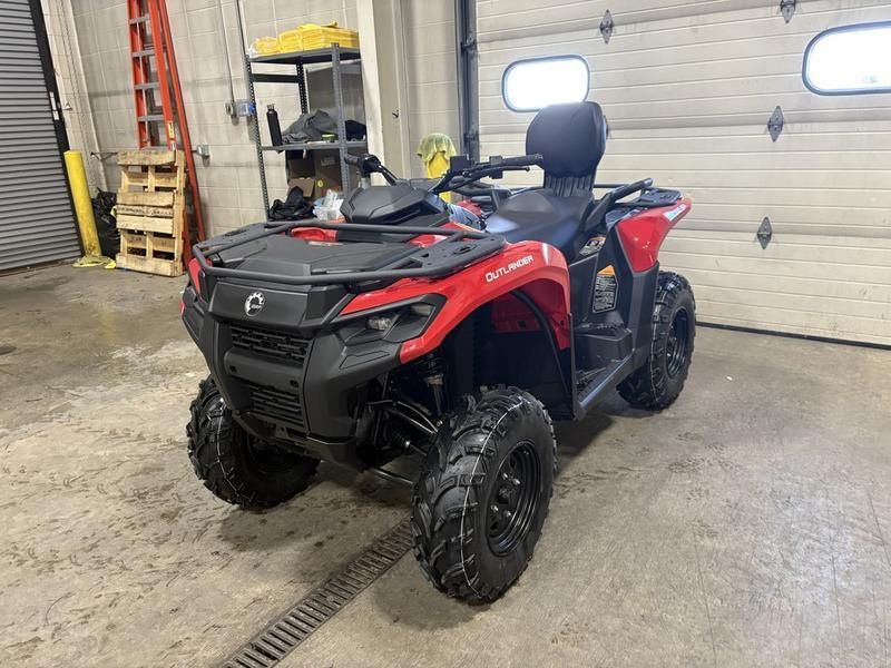 2025 Can-Am OUTLANDER MAX DPS 500 LEGION RED Image 2