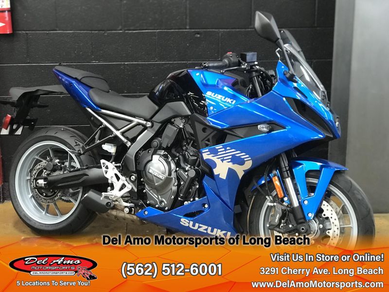 2025 Suzuki GSX-8R Image 11