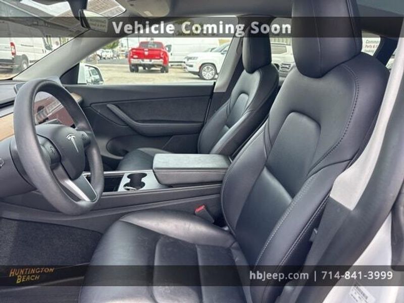 2022 Tesla Model Y Long RangeImage 9