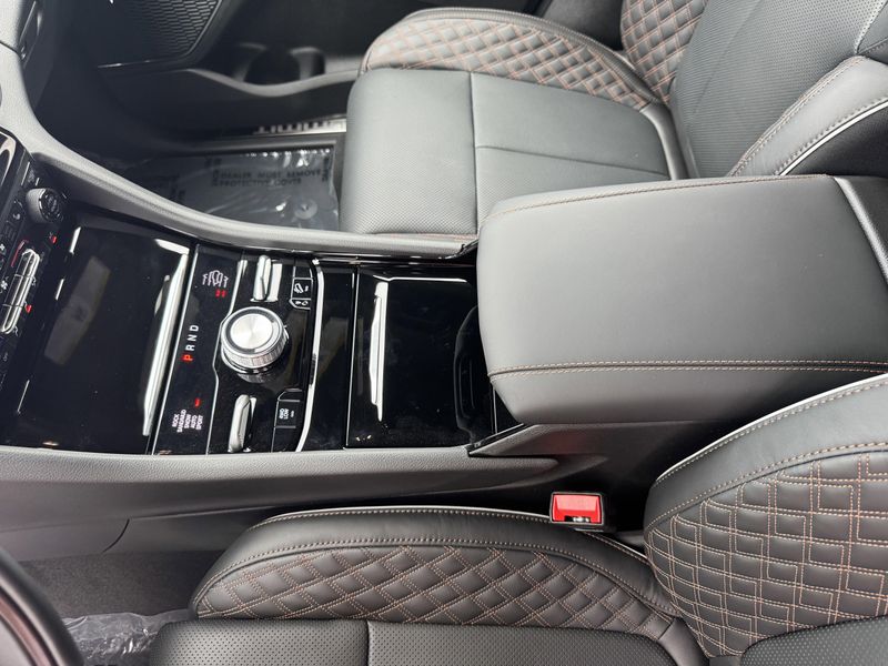 New 2025 Jeep Grand Cherokee SummitImage 24