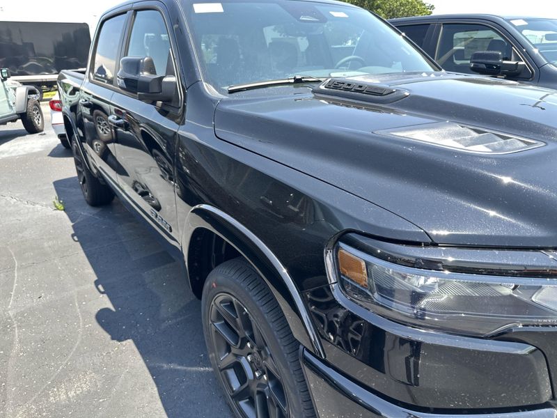 New 2025 RAM 1500 Laramie Crew Cab 4x4 5