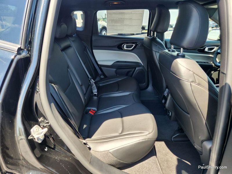 New 2025 Jeep Compass Limited 4x4