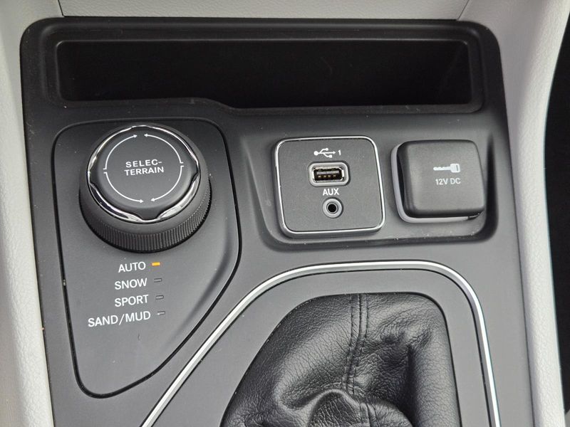 Used 2022 Jeep Cherokee Latitude Lux 4x4
