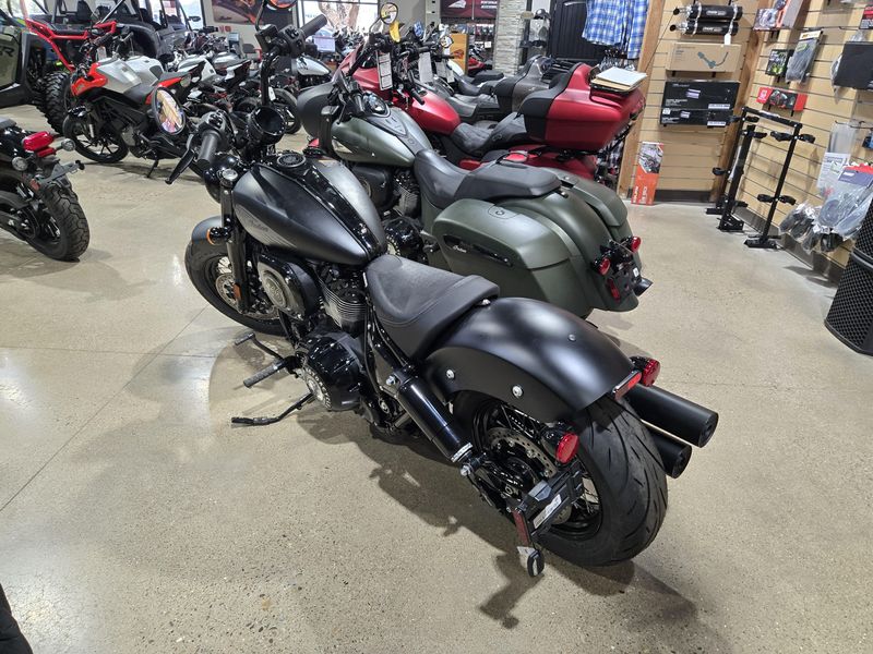 New 2025 Indian Motorcycle CHIEF BOBBER DARK HORSE BLACK SMOKE Image 6