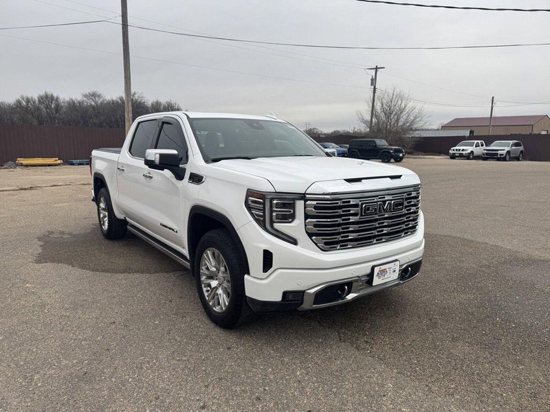 2023 GMC Sierra 1500 DenaliImage 2