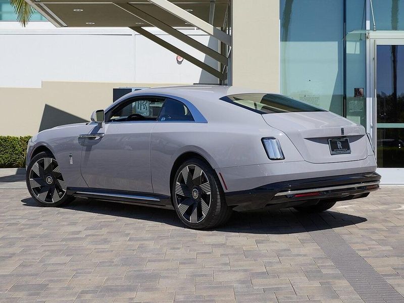 2025 Rolls-Royce Spectre Image 7
