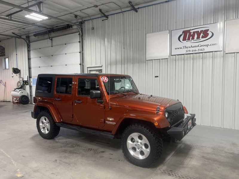 2014 Jeep Wrangler Unlimited SaharaImage 3