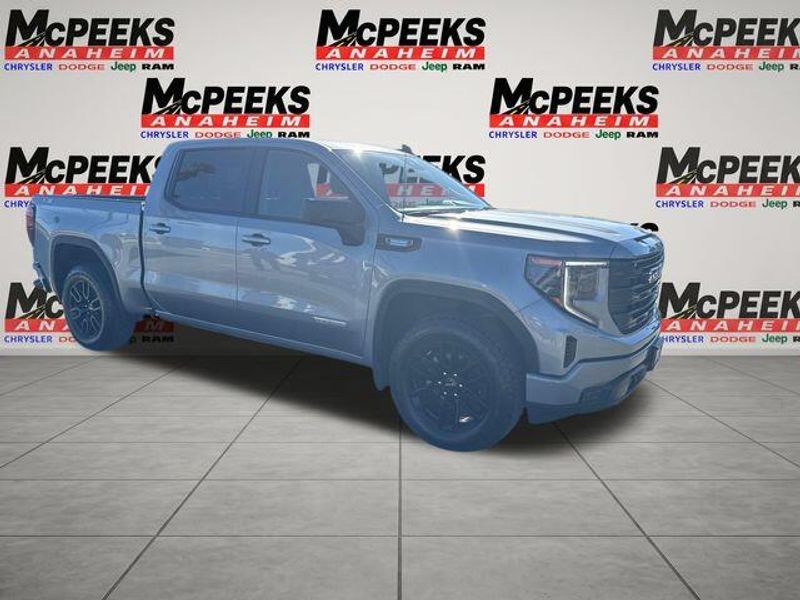 Used 2026 GMC Sierra 1500 ElevationImage 7