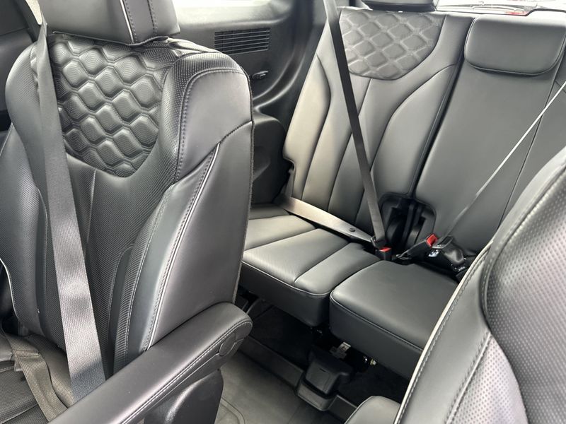 Used 2022 Hyundai Palisade LimitedImage 17