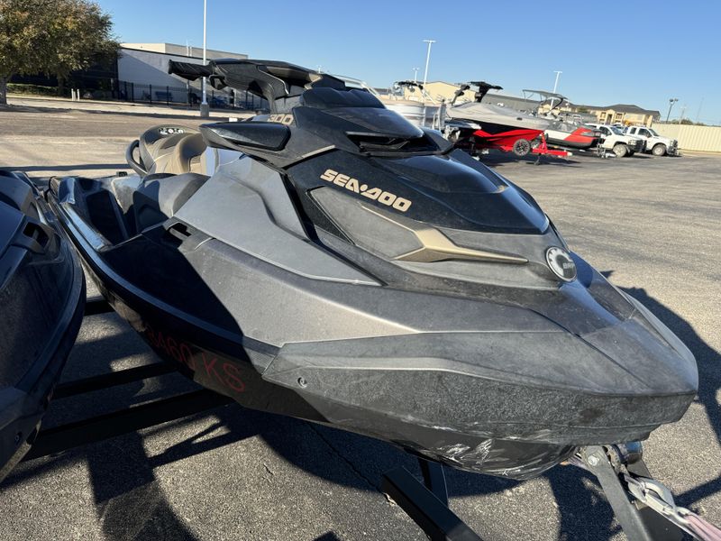 2022 SEADOO GTX LIMITED 300 BLACK Image 5