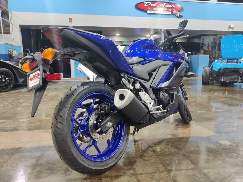 Used 2024 Yamaha YZF-R3 ABS Image 5