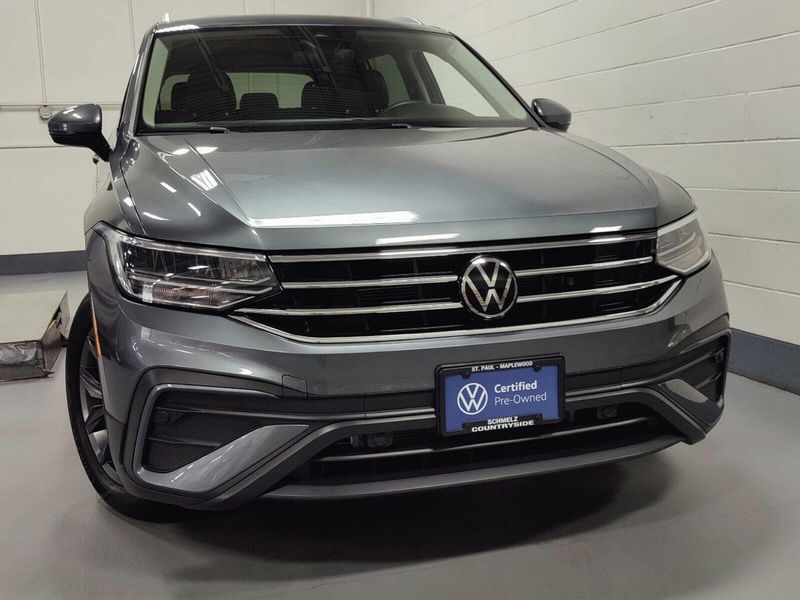 2023 Volkswagen Tiguan SEImage 3