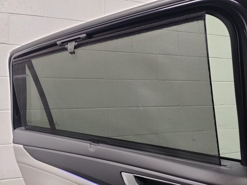 Used 2025 Volkswagen Atlas Cross Sport SEL Premium R-Line w/Sunroof/NavImage 21