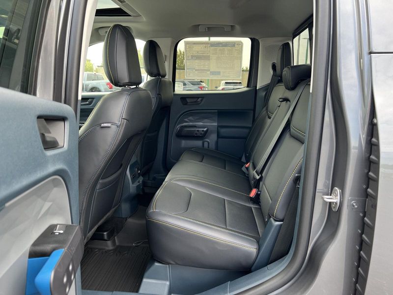 2025 Ford Maverick photo 38