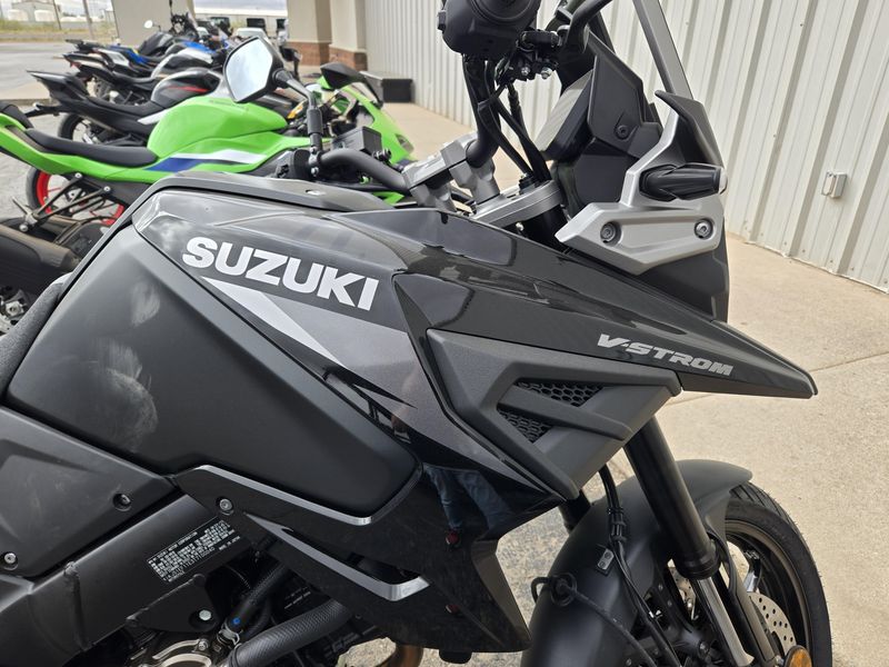 NEW 2026 SUZUKI V-STROM 1050 Image 5