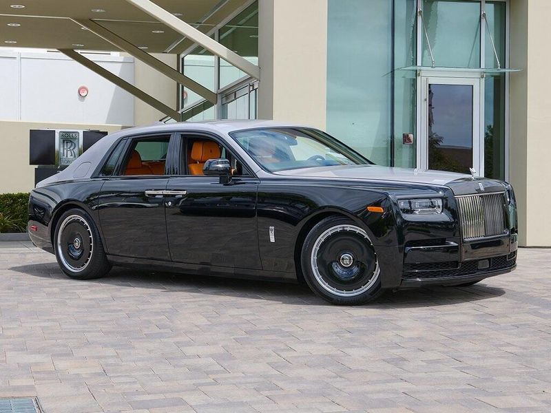 2025 Rolls-Royce Phantom Image 5