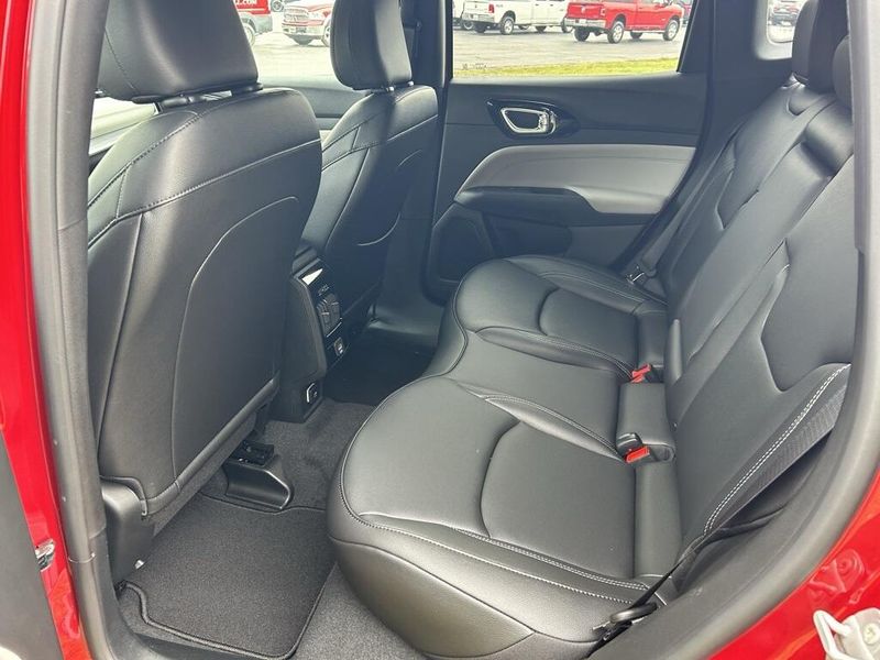 2025 Jeep Compass Limited photo 10