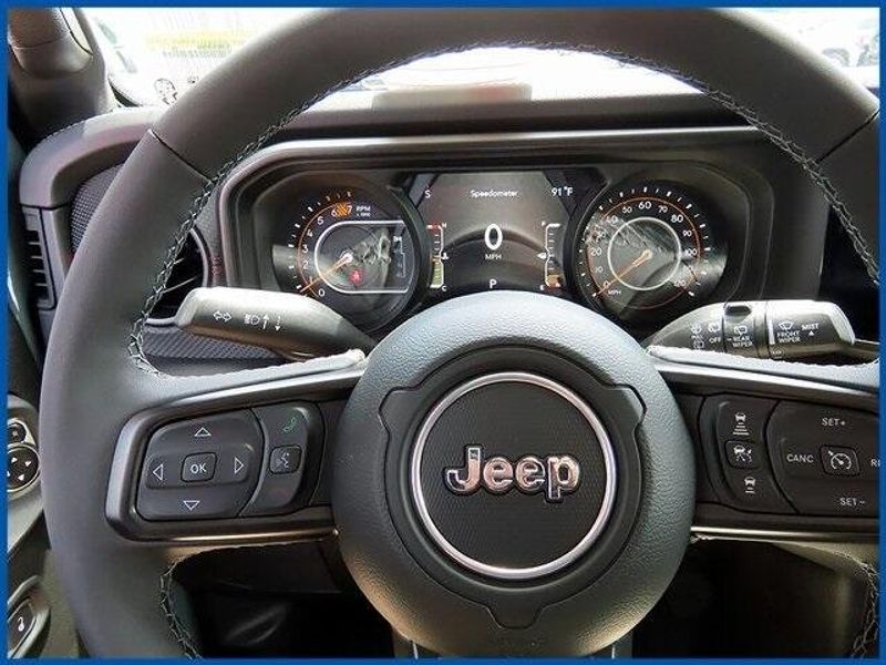 New 2025 Jeep Wrangler RubiconImage 15