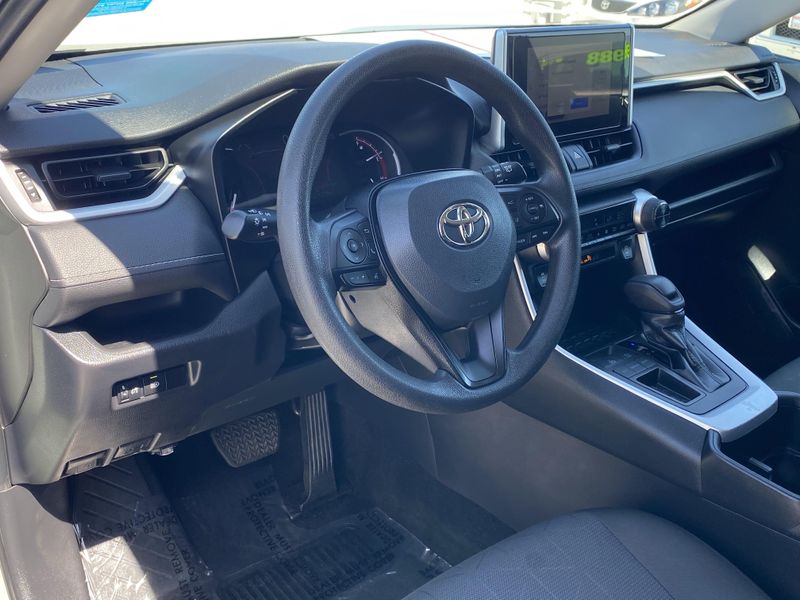 2023 Toyota RAV4 XLEImage 17