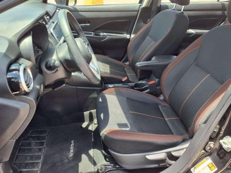 2021 Nissan Versa SR photo 19