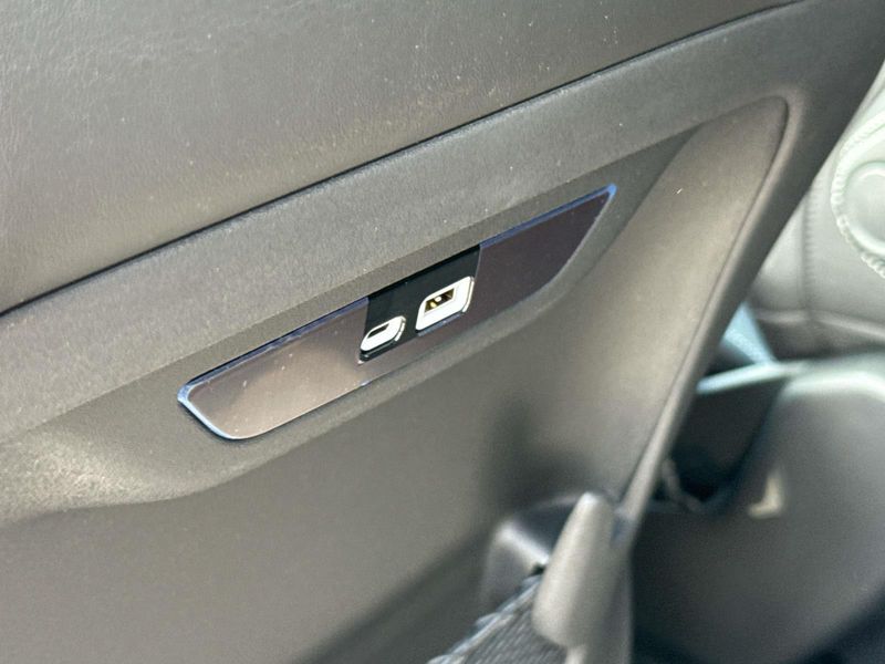 New 2027 Chrysler Pacifica Select Awd