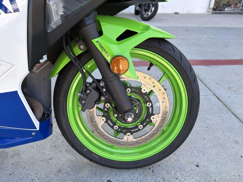 Used 2024 Kawasaki NINJA 500 KRT SE ABS Image 19