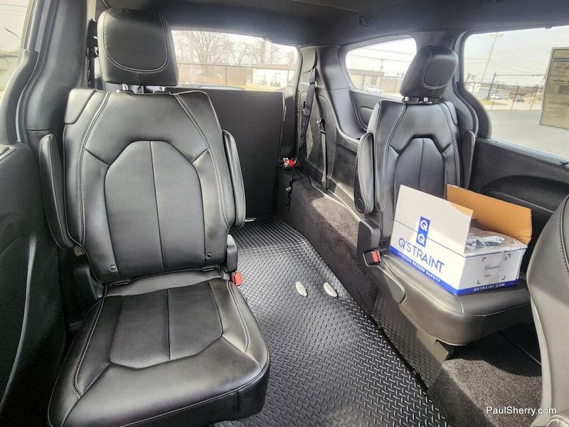 New 2026 Chrysler Voyager LX