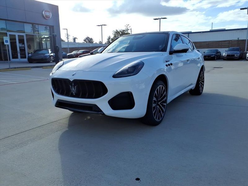 New 2025 Maserati Grecale ModenaImage 2