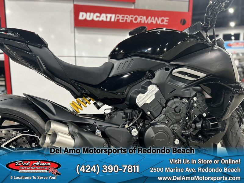 2024 Ducati DIAVEL V4 Image 17