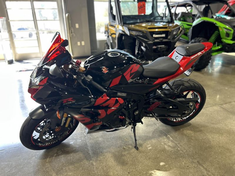 Used 2022 Suzuki GSX-R1000R Image 10