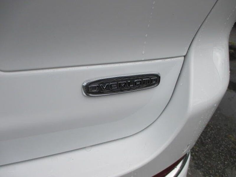 Used 2022 Jeep Grand Cherokee L OverlandImage 10