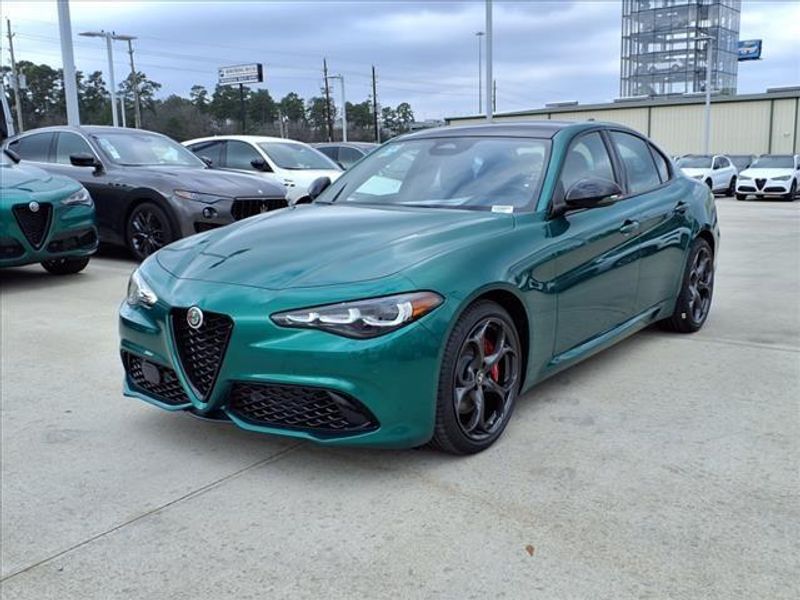 2025 Alfa Romeo Giulia Image 2