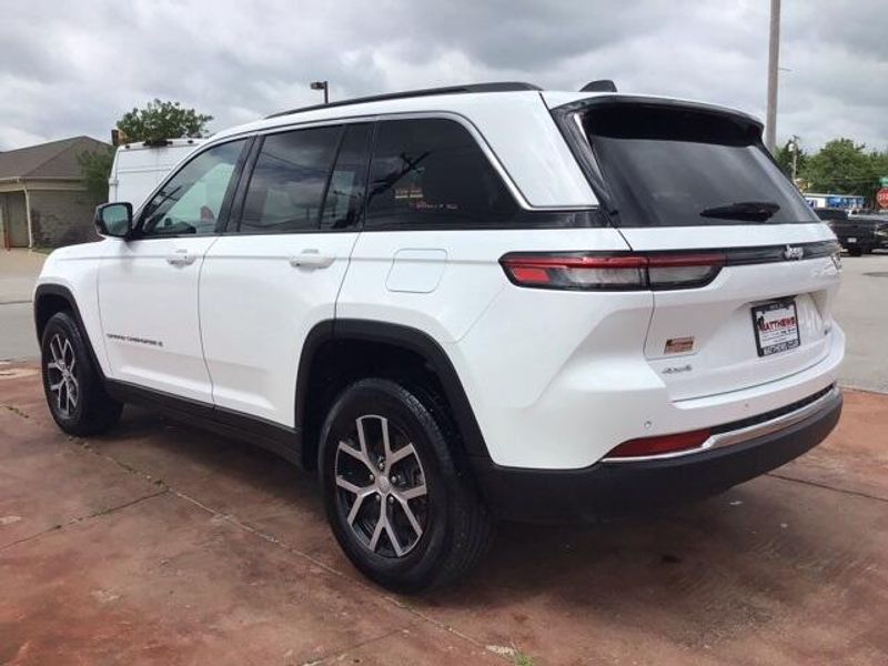 Used 2024 Jeep Grand Cherokee LimitedImage 3