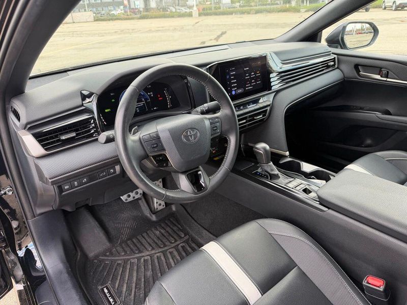 Used 2025 Toyota Camry SEImage 10