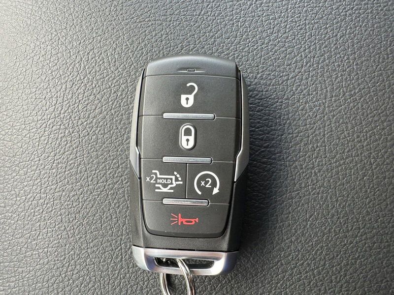 2025 RAM 1500 Big HornImage 32