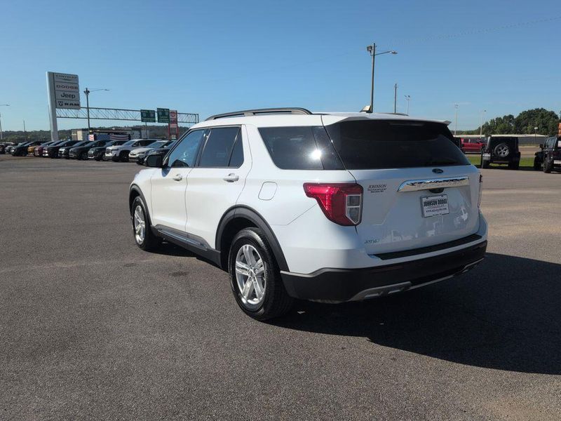 2023 Ford Explorer XLTImage 3