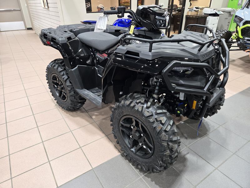 New 2025 Polaris SPORTSMAN 570 TRAIL ONYX BLACK Image 3
