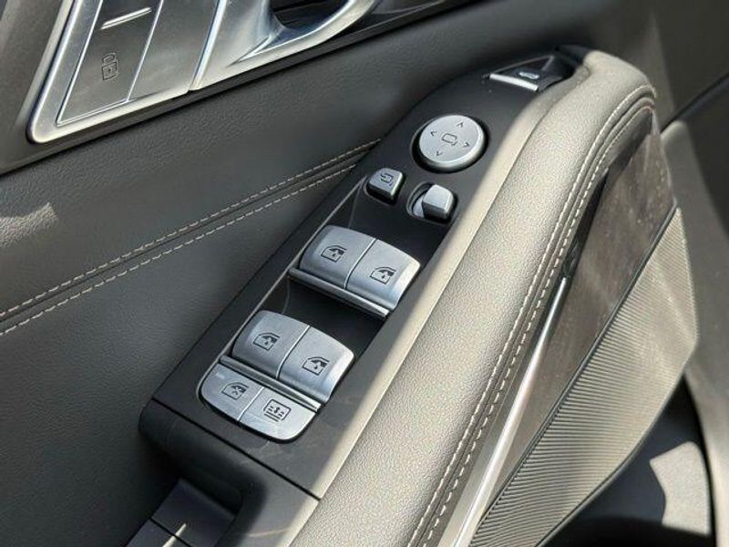 New 2027 BMW X7 xDrive40iImage 16